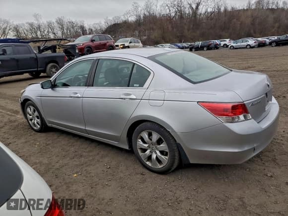 ✅ 2008 Honda Accord EX-L • VIN: 1HGCP26878A160661 • Лот: 94323695. Опубликован ранее на Copart с пробегом 301 478 миль. Бесплатный доступ к архиву аукционных продаж из США и подробный отчёт об истории автомобиля на DreamBid. Изображение 2.