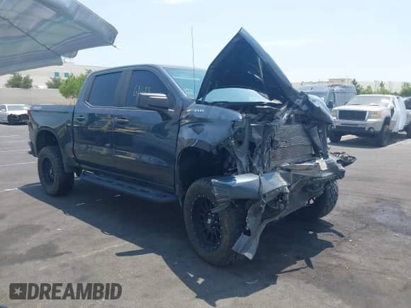 2020 Chevrolet Silverado 1500 Custom z VIN 3GCUYBEF6LG101921, wystawiony jako IAAI lot #42761613 z przebiegiem 72 944 mil mil oraz . Historia ofert i sprzedaży dostępna na DreamBid. Obrazek 14.