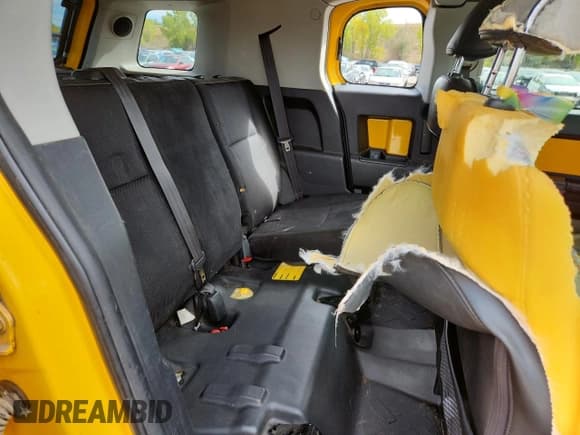 ✅ 2007 Toyota FJ Cruiser • VIN: JTEBU11F770053841 • Lot: 85290215. Wystawiony na Copart z przebiegiem 218 526 mil. Bezpłatny archiwum sprzedaży aukcyjnych z USA i szczegółowy raport historii pojazdu na DreamBid. Zdjęcie 11.