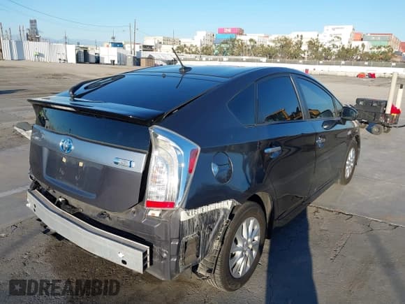 ✅ 2015 Toyota Prius • VIN: JTDKN3DP8F3074504 • Лот: 43481833. Опубликован ранее на IAAI с пробегом 177 870 миль. Бесплатный доступ к архиву аукционных продаж из США и подробный отчёт об истории автомобиля на DreamBid. Изображение 4.