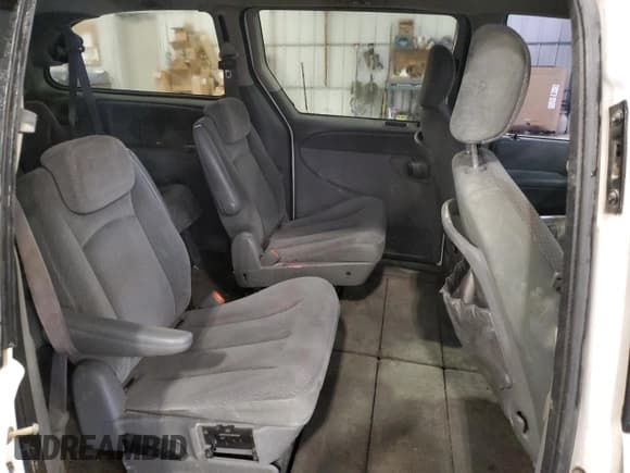 ✅ 2006 Chrysler Town & Country Touring • VIN: 2A4GP54L46R623271 • Lot: 92112815. Listed on Copart with 178,617 mi. Free auction sales archive from the USA and detailed vehicle history report at DreamBid. Image 11.