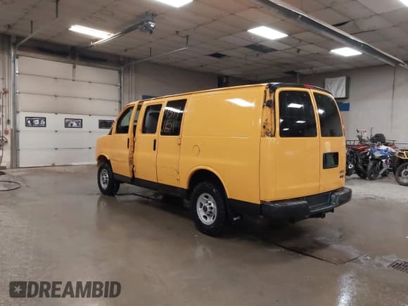 ✅ 2007 GMC Savana Cargo • VIN: 1GTHG35U271146156 • Лот: 43441151. Опубликован ранее на IAAI с пробегом 89 328 миль. Бесплатный доступ к архиву аукционных продаж из США и подробный отчёт об истории автомобиля на DreamBid. Изображение 3.
