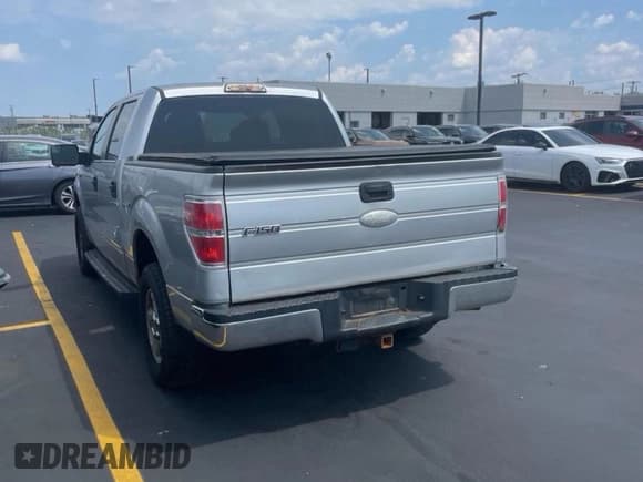✅ 2012 Ford F-150 Lariat • VIN: 1FTFW1EF8CFB75299 • Лот: 93875685. Опубликован ранее на Copart с пробегом 181 685 миль. Бесплатный доступ к архиву аукционных продаж из США и подробный отчёт об истории автомобиля на DreamBid. Изображение 3.