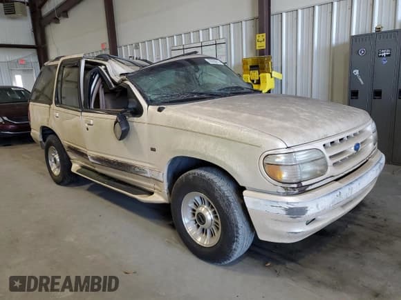 ✅ 1996 Ford Explorer XLT • VIN: 1FMDU32P0TZB87284 • Lot: 82184024. Wystawiony na Copart z przebiegiem 117 882 mil. Bezpłatny archiwum sprzedaży aukcyjnych z USA i szczegółowy raport historii pojazdu na DreamBid. Zdjęcie 4.