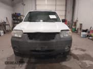 ✅ 2005 Ford Escape XLT • VIN: 1FMYU93195KA05141 • Lot: 43591730. Listed on IAAI with 225,883 mi. Free auction sales archive from the USA and detailed vehicle history report at DreamBid. Image 12.