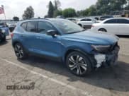✅ 2024 Volvo XC40 Ultimate Dark Theme • VIN: YV4L12UM0R2254633 • Лот: 56324985. Опубликован ранее на Copart с пробегом 8 900 миль. Бесплатный доступ к архиву аукционных продаж из США и подробный отчёт об истории автомобиля на DreamBid. Изображение 4.