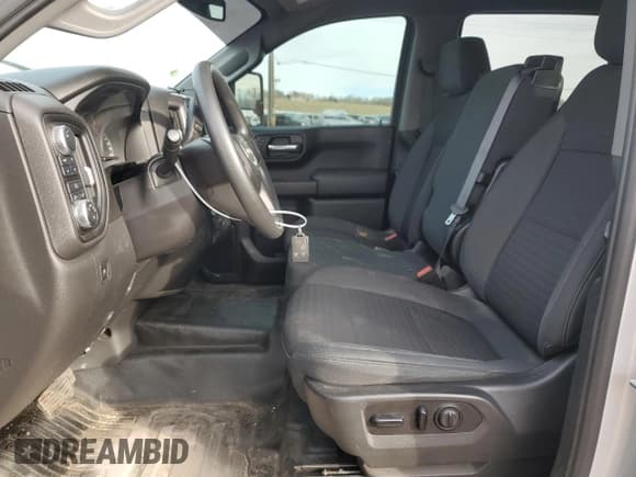 ✅ 2021 GMC Sierra 1500 • VIN: 3GTU9AEF4MG145182 • Lot: 84267464. Wystawiony na Copart z przebiegiem 88 092 mil. Bezpłatny archiwum sprzedaży aukcyjnych z USA i szczegółowy raport historii pojazdu na DreamBid. Zdjęcie 7.