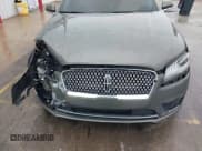 ✅ 2017 Lincoln MKZ Hybrid Select • VIN: 3LN6L5LU9HR601007 • Lot: 42160568. Wystawiony na IAAI z przebiegiem 108 131 mil. Bezpłatny archiwum sprzedaży aukcyjnych z USA i szczegółowy raport historii pojazdu na DreamBid. Zdjęcie 6.