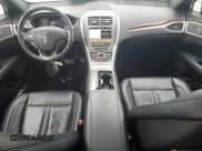 ✅ 2018 Lincoln MKZ Select • VIN: 3LN6L5C92JR623450 • Лот: 87846355. Опубликован ранее на Copart с пробегом 26 683 миль. Бесплатный доступ к архиву аукционных продаж из США и подробный отчёт об истории автомобиля на DreamBid. Изображение 8.