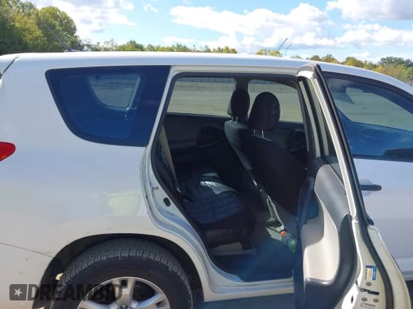 ✅ 2010 Toyota RAV4 • VIN: 2T3BF4DV1AW056353 • Lot: 43339472. Wystawiony na IAAI z przebiegiem 173 599 mil. Bezpłatny archiwum sprzedaży aukcyjnych z USA i szczegółowy raport historii pojazdu na DreamBid. Zdjęcie 8.