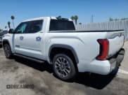 ✅ 2025 Toyota Tundra Limited • VIN: 5TFJA5DB9SX271854 • Lot: 63333625. Wystawiony na Copart z przebiegiem 2 663 mil. Bezpłatny archiwum sprzedaży aukcyjnych z USA i szczegółowy raport historii pojazdu na DreamBid. Zdjęcie 2.