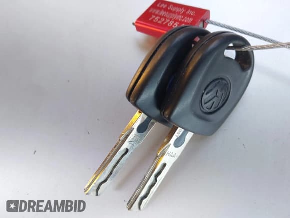 ✅ 1998 Volkswagen Passat GLS • VIN: WVWNA63B4WE436588 • Lot: 43065831. Listed on IAAI with 210,174 mi. Free auction sales archive from the USA and detailed vehicle history report at DreamBid. Image 11.