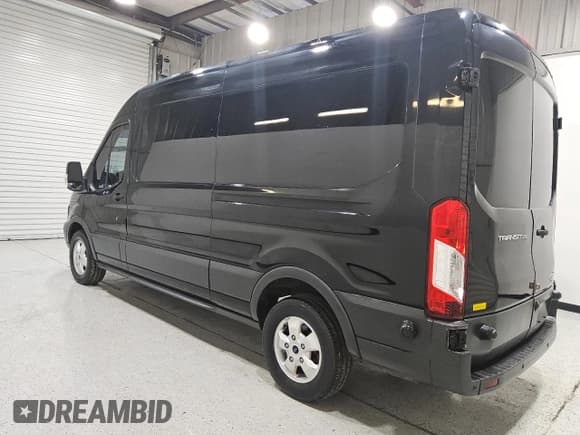 ✅ 2017 Ford Transit • VIN: 1FTYR2CM1HKB01907 • Лот: 70505465. Опубликован ранее на Copart с пробегом 138 065 миль. Бесплатный доступ к архиву аукционных продаж из США и подробный отчёт об истории автомобиля на DreamBid. Изображение 2.