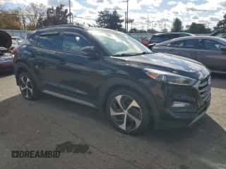 2018 Hyundai Tucson Value z VIN KM8J3CA2XJU817124, wystawiony jako Copart lot #89713915 z przebiegiem 139 739 mil mil oraz Czysty tytuł • Clean title. Historia ofert i sprzedaży dostępna na DreamBid. Obrazek 4.