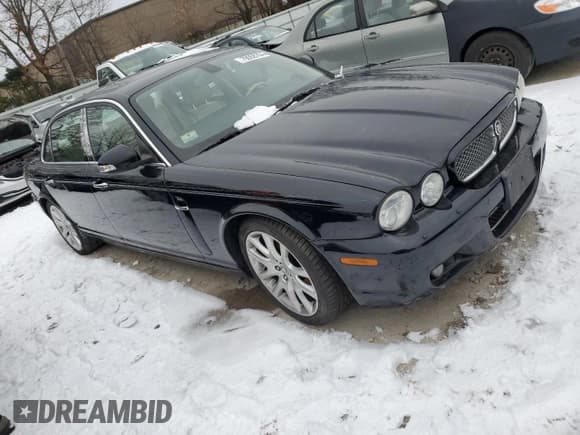 ✅ 2008 Jaguar XJ 8 LWB • VIN: SAJWA79B78SH22784 • Лот: 79058704. Опубликован ранее на Copart с пробегом Не указан. Бесплатный доступ к архиву аукционных продаж из США и подробный отчёт об истории автомобиля на DreamBid. Изображение 4.