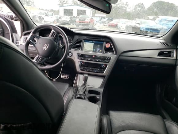 ✅ 2017 Hyundai Sonata Sport • VIN: 5NPE34AB2HH495093 • Lot: 41472813. Listed on Copart with 78,338 mi. Free auction sales archive from the USA and detailed vehicle history report at DreamBid. Image 8.