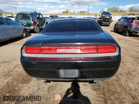 ✅ 2014 Dodge Challenger SXT • VIN: 2C3CDYAG2EH153191 • Lot: 79063824. Wystawiony na Copart z przebiegiem Nie podano. Bezpłatny archiwum sprzedaży aukcyjnych z USA i szczegółowy raport historii pojazdu na DreamBid. Zdjęcie 6.