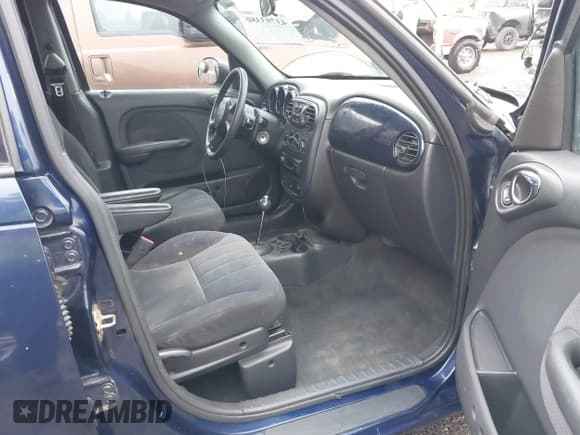 ✅ 2005 Chrysler PT Cruiser Touring • VIN: 3C4FY58B35T527191 • Lot: 43793380. Wystawiony na IAAI z przebiegiem 172 909 mil. Bezpłatny archiwum sprzedaży aukcyjnych z USA i szczegółowy raport historii pojazdu na DreamBid. Zdjęcie 5.