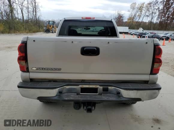 ✅ 2006 Chevrolet Silverado 1500 LS • VIN: 2GCEK19B761111443 • Lot: 78503734. Wystawiony na Copart z przebiegiem 185 283 mil mil. Skorzystaj z bezpłatnego archiwum sprzedaży aukcyjnych z USA i zobacz szczegółowy raport historii pojazdu na DreamBid. Zdjęcie 6.