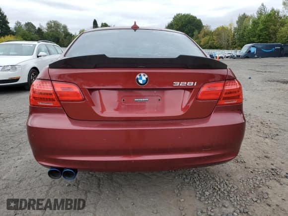 ✅ 2011 BMW 3 Series 328i xDrive • VIN: WBAKF5C52BE395670 • Лот: 85546505. Опубликован ранее на Copart с пробегом 75 950 миль. Бесплатный доступ к архиву аукционных продаж из США и подробный отчёт об истории автомобиля на DreamBid. Изображение 6.