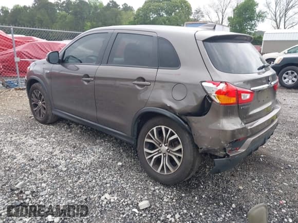 ✅ 2018 Mitsubishi Outlander SE • VIN: JA4AP3AW6JU016938 • Lot: 42117988. Listed on IAAI with 126,543 mi. Free auction sales archive from the USA and detailed vehicle history report at DreamBid. Image 3.