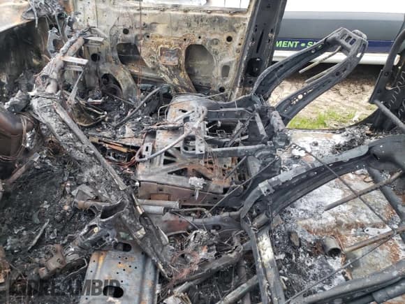 ✅ 2017 Chevrolet Silverado 1500 LT • VIN: 3GCPCREC9HG349808 • Лот: 44694444. Опубликован ранее на Copart с пробегом Не указан. Бесплатный доступ к архиву аукционных продаж из США и подробный отчёт об истории автомобиля на DreamBid. Изображение 7.