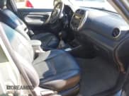 ✅ 2005 Toyota RAV4 • VIN: JTEGD20V250076462 • Lot: 43621127. Wystawiony na IAAI z przebiegiem 190 407 mil. Bezpłatny archiwum sprzedaży aukcyjnych z USA i szczegółowy raport historii pojazdu na DreamBid. Zdjęcie 5.