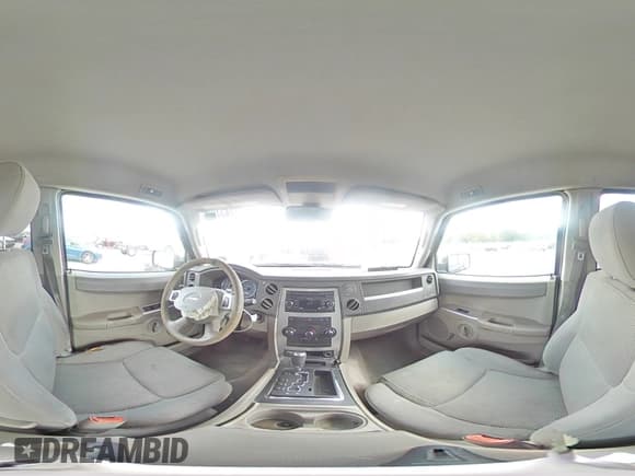 ✅ 2008 Jeep Commander Sport • VIN: 1J8HH48K28C128042 • Lot: 71434025. Wystawiony na Copart z przebiegiem 242 296 mil. Bezpłatny archiwum sprzedaży aukcyjnych z USA i szczegółowy raport historii pojazdu na DreamBid. Zdjęcie 16.