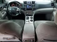 ✅ 2013 Toyota Highlander SE • VIN: 5TDZK3EH5DS116699 • Лот: 86159095. Опубликован ранее на Copart с пробегом 264 256 миль. Бесплатный доступ к архиву аукционных продаж из США и подробный отчёт об истории автомобиля на DreamBid. Изображение 8.