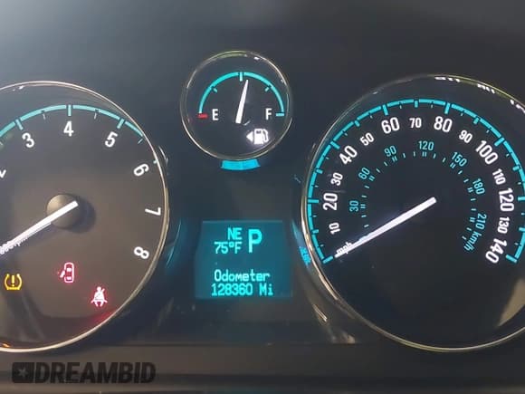 ✅ 2014 Chevrolet Captiva Sport LS • VIN: 3GNAL2EK9ES648395 • Lot: 42261664. Wystawiony na IAAI z przebiegiem 128 360 mil. Bezpłatny archiwum sprzedaży aukcyjnych z USA i szczegółowy raport historii pojazdu na DreamBid. Zdjęcie 7.