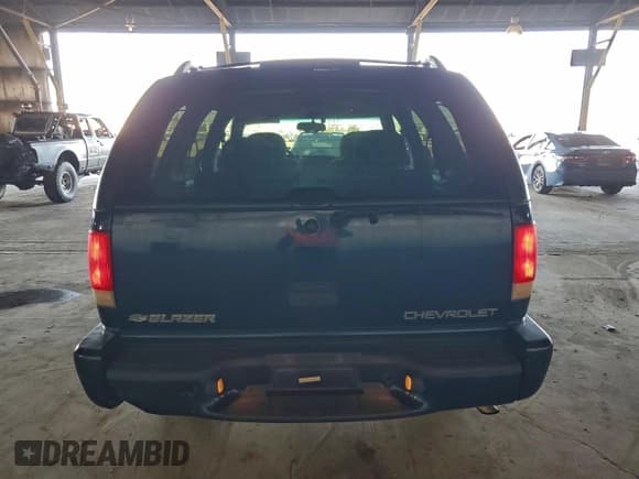 ✅ 2000 Chevrolet Blazer LT • VIN: 1GNCS13W3Y2394372 • Lot: 95466655. Listed on Copart with 106,287 mi. Free auction sales archive from the USA and detailed vehicle history report at DreamBid. Image 6.