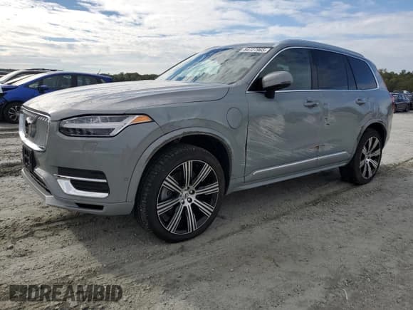 ✅ 2025 Volvo XC90 Plus • VIN: YV4H60PE6S1330836 • Lot: 84727965. Wystawiony na Copart z przebiegiem 3 050 mil. Bezpłatny archiwum sprzedaży aukcyjnych z USA i szczegółowy raport historii pojazdu na DreamBid. Zdjęcie 1.