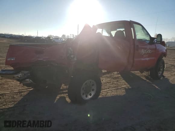 ✅ 2006 Ford F-250 XL • VIN: 1FTNF215X6ED54405 • Lot: 89877335. Wystawiony na Copart z przebiegiem 150 955 mil. Bezpłatny archiwum sprzedaży aukcyjnych z USA i szczegółowy raport historii pojazdu na DreamBid. Zdjęcie 3.