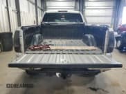 ✅ 2005 Chevrolet Silverado 2500HD LS • VIN: 1GCHK23255F962952 • Lot: 85852465. Wystawiony na Copart z przebiegiem 247 872 mil. Bezpłatny archiwum sprzedaży aukcyjnych z USA i szczegółowy raport historii pojazdu na DreamBid. Zdjęcie 6.