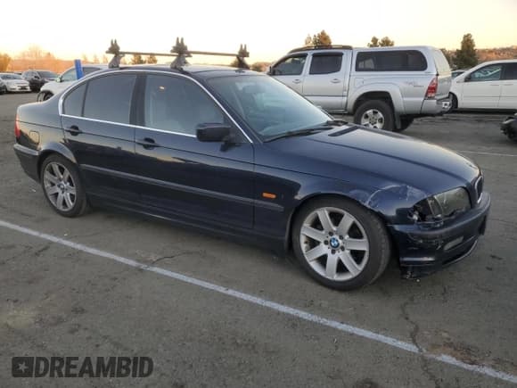 ✅ 1999 BMW 3 Series 328i • VIN: WBAAM5330XKG07140 • Lot: 88119065. Listed on Copart with 235,523 mi. Free auction sales archive from the USA and detailed vehicle history report at DreamBid. Image 4.