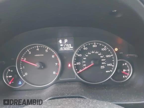 ✅ 2014 Subaru Outback 2.5i • VIN: 4S4BRBAC7E3320534 • Lot: 43736657. Wystawiony na IAAI z przebiegiem 197 690 mil. Bezpłatny archiwum sprzedaży aukcyjnych z USA i szczegółowy raport historii pojazdu na DreamBid. Zdjęcie 7.