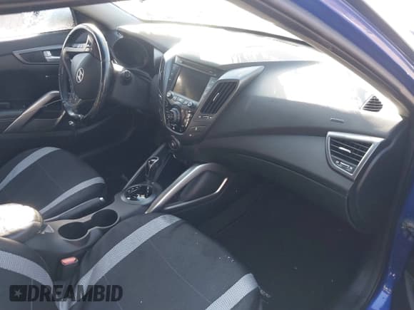 ✅ 2014 Hyundai Veloster Turbo • VIN: KMHTC6AE9EU183525 • Lot: 41386990. Wystawiony na IAAI z przebiegiem 167 596 mil. Bezpłatny archiwum sprzedaży aukcyjnych z USA i szczegółowy raport historii pojazdu na DreamBid. Zdjęcie 5.