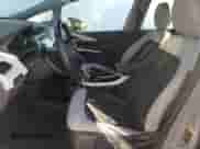 2020 Chevrolet Bolt EV LT z VIN 1G1FY6S0XL4114449, wystawiony jako Copart lot #40391804 z przebiegiem 21 088 mil mil oraz . Historia ofert i sprzedaży dostępna na DreamBid. Obrazek 7.