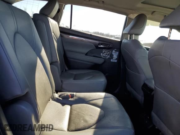 ✅ 2023 Toyota Highlander Hybrid Limited • VIN: 5TDYARAH0PS520795 • Lot: 87135234. Wystawiony na Copart z przebiegiem 55 123 mil. Bezpłatny archiwum sprzedaży aukcyjnych z USA i szczegółowy raport historii pojazdu na DreamBid. Zdjęcie 11.