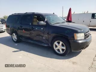 ✅ 2011 Chevrolet Suburban LT • VIN: 1GNSCJE00BR340222 • Lot: 72889124. Wystawiony na Copart z przebiegiem 212 119 mil. Bezpłatny archiwum sprzedaży aukcyjnych z USA i szczegółowy raport historii pojazdu na DreamBid. Zdjęcie 4.