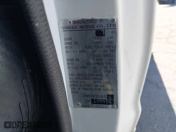 ✅ 1986 Nissan 720 • VIN: JN6ND06S6GW109456 • Lot: 42944828. Wystawiony na IAAI z przebiegiem 137 049 mil. Bezpłatny archiwum sprzedaży aukcyjnych z USA i szczegółowy raport historii pojazdu na DreamBid. Zdjęcie 9.