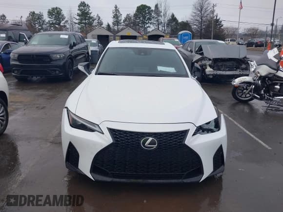 ✅ 2024 Lexus IS 350 F Sport • VIN: JTHBZ1B27R5081998 • Лот: 41427076. Опубликован ранее на IAAI с пробегом 860 миль. Бесплатный доступ к архиву аукционных продаж из США и подробный отчёт об истории автомобиля на DreamBid. Изображение 12.