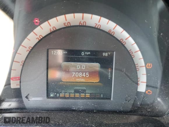 ✅ 2016 Smart fortwo Prime • VIN: WMEFJ5DA4GK054621 • Lot: 68703105. Wystawiony na Copart z przebiegiem 70 845 mil. Bezpłatny archiwum sprzedaży aukcyjnych z USA i szczegółowy raport historii pojazdu na DreamBid. Zdjęcie 9.