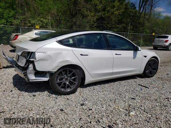 ✅ 2022 Tesla Model 3 Long Range • VIN: 5YJ3E1EB6NF184352 • Lot: 55636845. Wystawiony na Copart z przebiegiem 30 891 mil. Bezpłatny archiwum sprzedaży aukcyjnych z USA i szczegółowy raport historii pojazdu na DreamBid. Zdjęcie 3.