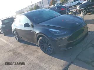 ✅ 2024 Tesla Model Y Performance • VIN: 7SAYGDEF2RF069471 • Lot: 43853119. Wystawiony na IAAI z przebiegiem 18 014 mil. Bezpłatny archiwum sprzedaży aukcyjnych z USA i szczegółowy raport historii pojazdu na DreamBid. Zdjęcie 1.