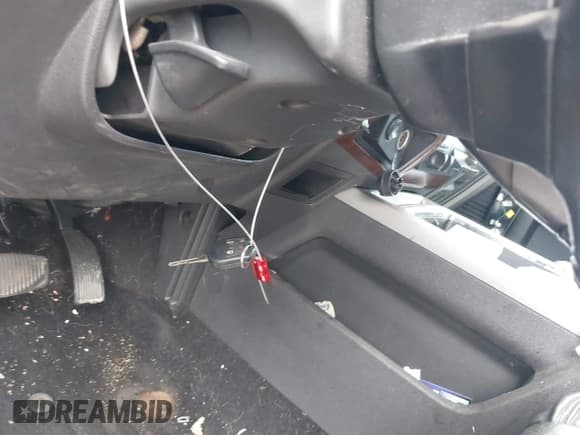 ✅ 2015 Ford F-250 Lariat • VIN: 1FT7W2BT2FED41850 • Lot: 42403420. Listed on IAAI with Not provided. Free auction sales archive from the USA and detailed vehicle history report at DreamBid. Image 11.