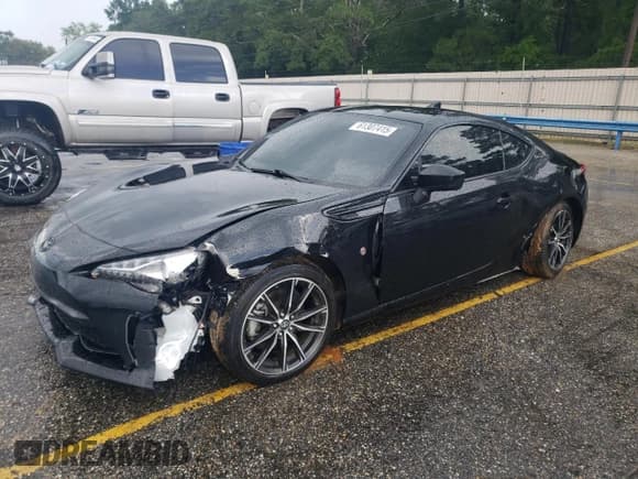✅ 2020 Toyota 86 • VIN: JF1ZNAA18L9753478 • Lot: 61307415. Listed on Copart with 35,618 mi. Free auction sales archive from the USA and detailed vehicle history report at DreamBid. Image 1.