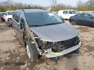 ✅ 2017 Chrysler Pacifica Touring L • VIN: 2C4RC1BG1HR817235 • Лот: 41463700. Опубликован ранее на IAAI с пробегом 61 294 миль. Бесплатный доступ к архиву аукционных продаж из США и подробный отчёт об истории автомобиля на DreamBid. Изображение 1.