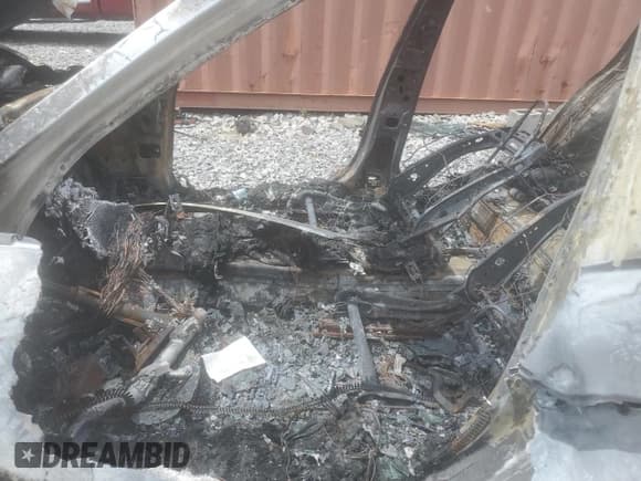 ✅ 2021 Alfa Romeo Giulia • VIN: ZARFAMAN9M7647007 • Lot: 64947855. Listed on Copart with Not provided. Free auction sales archive from the USA and detailed vehicle history report at DreamBid. Image 7.