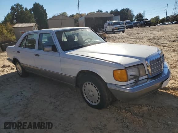 ✅ 1987 Mercedes-Benz 300 SDL • VIN: WDBCB25D7HA312660 • Lot: 91036315. Wystawiony na Copart z przebiegiem 58 515 mil. Bezpłatny archiwum sprzedaży aukcyjnych z USA i szczegółowy raport historii pojazdu na DreamBid. Zdjęcie 4.